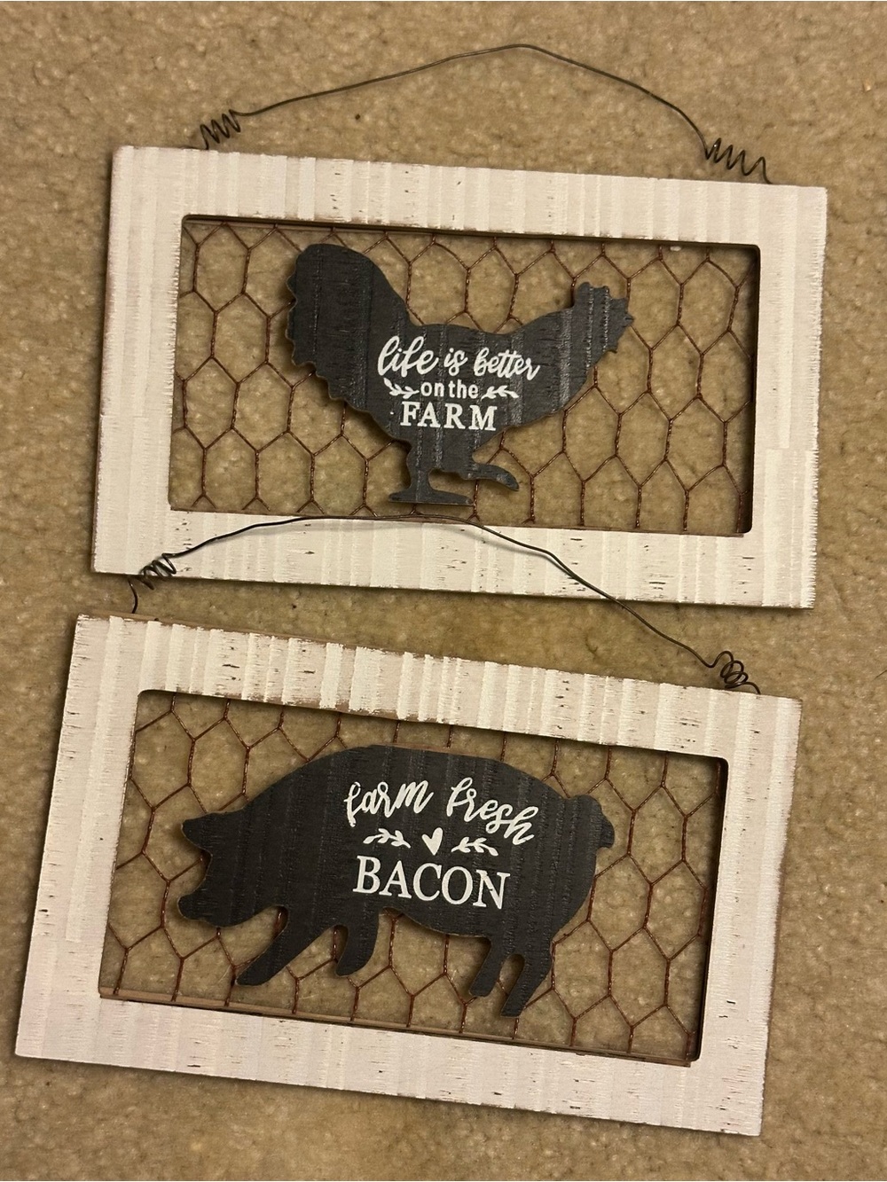Set of 2 Farmhouse Style Rooster and Pig Wall Decor